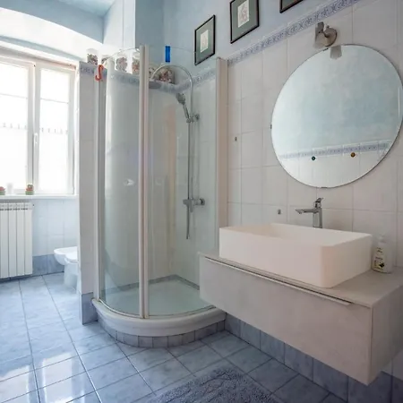 Art & History - New - Modern Classic