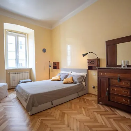 Art & History - Modern Classic Apartment * Trieste
